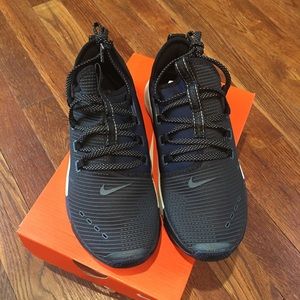 Nike air zoom elevate women’s 6.5 shoe